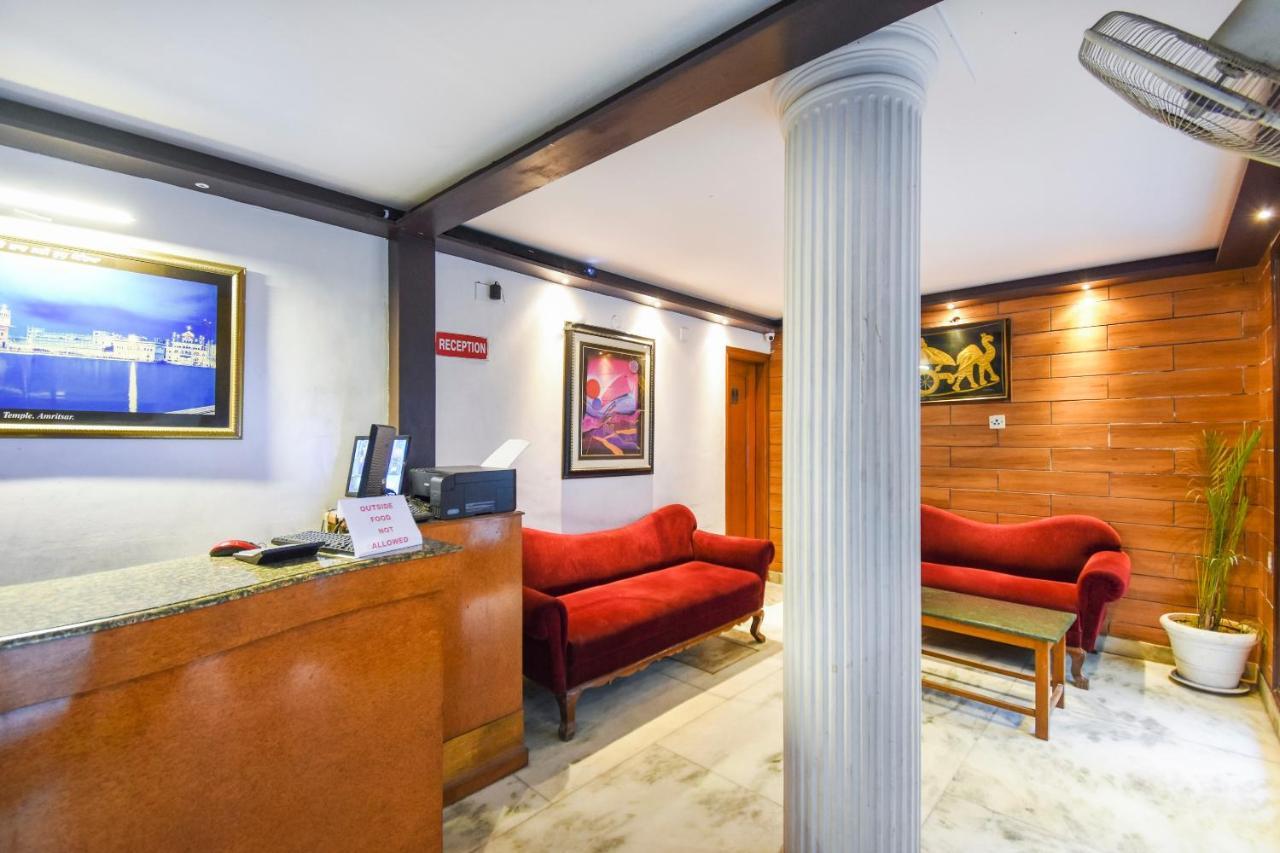 Oyo V International Hotel Amritsar Exterior photo