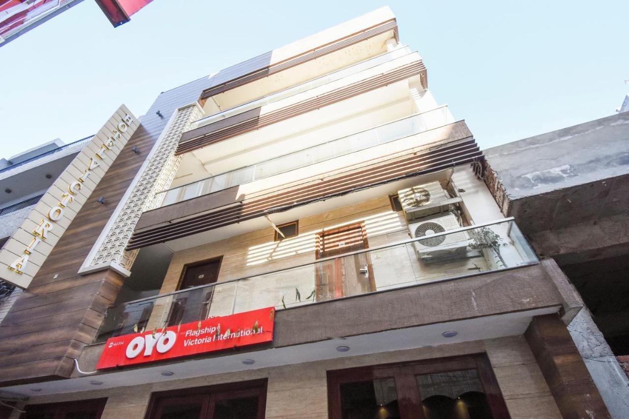 Oyo V International Hotel Amritsar Exterior photo